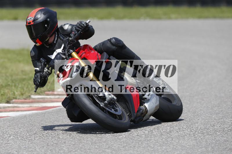 /27 12.06.2025 Ducati Schweiz Trackday Warmup  ADR/gelb-jeaune/32